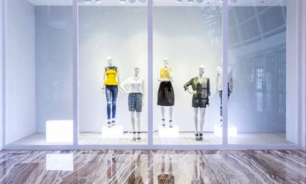 5 Pro Tips for Creating a Window Display That Sells [+ Examples]