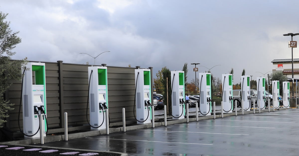 Electrify America shuts down its best EV chargers temporarily and no one notices