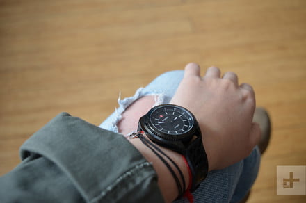 Find the best, most stylish smartwatch for her this Valentine’s Day