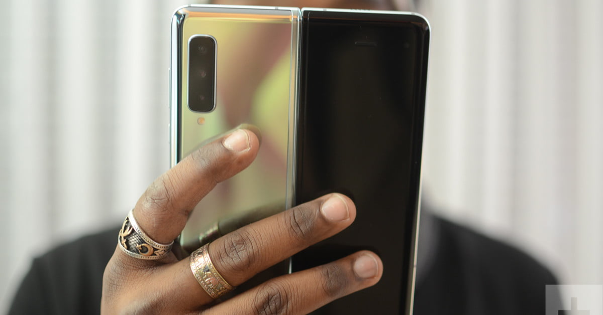 Samsung Galaxy Fold vs. Galaxy S10 Plus: Will the Plus bend to the Fold?