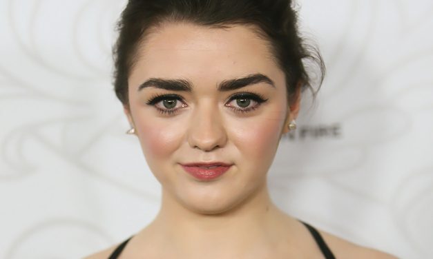 Hello to Maisie Williams, Her Cool AF Corset Look and No! One! Else!