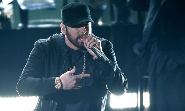 Eminem just broke through the floor at the Oscars and people are confused