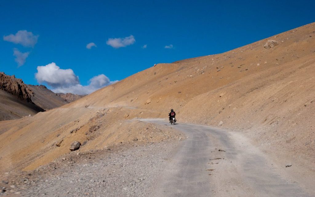Clothes & Accessories to Carry for Manali – Leh Bike Trip