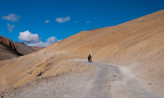 Clothes & Accessories to Carry for Manali – Leh Bike Trip