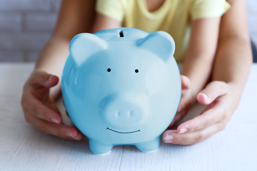 17 People Share Their Best Practical Money Saving Advice