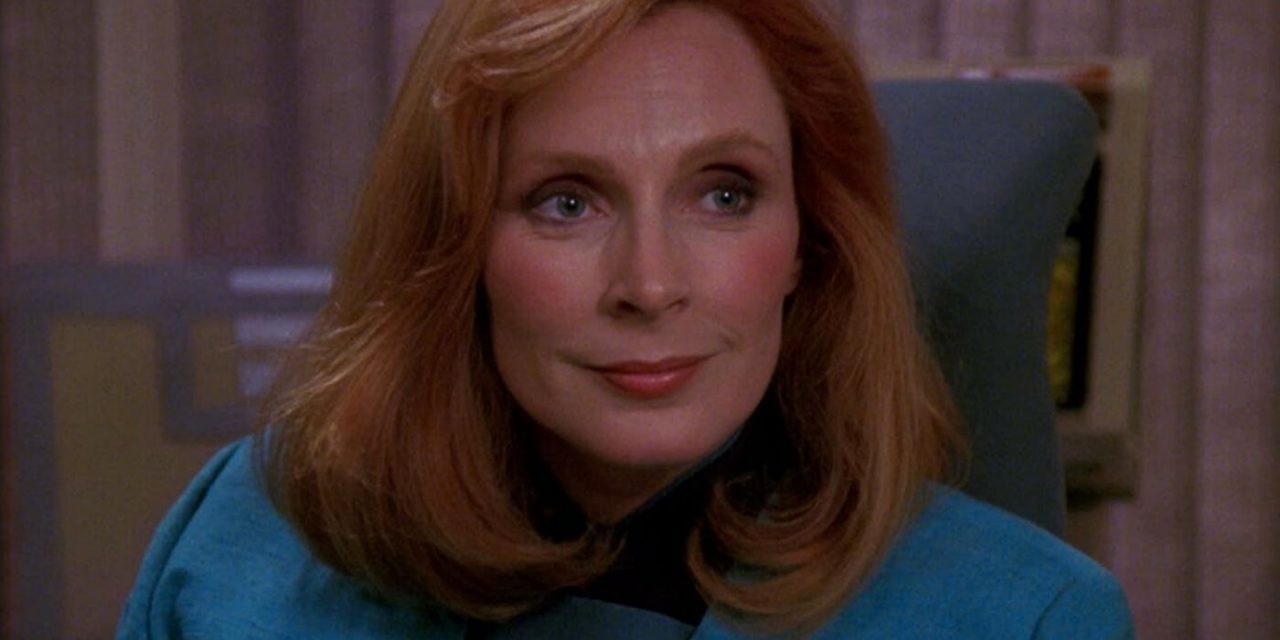 Star Trek: Beverly Crusher Actress Teases A Picard Appearance