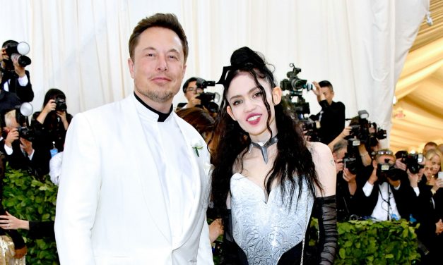 Grimes tells Elon Musk that she “cannot support hate” after he tweets “pronouns suck”