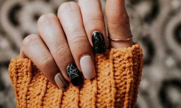 25 Halloween Nail Art Ideas That’ll Make You Feel Festive