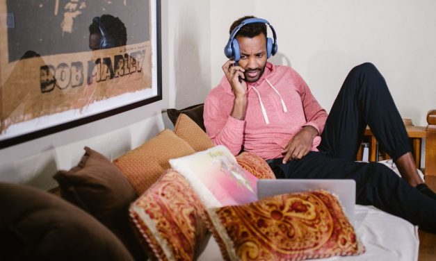 Start a lucrative side hustle with these free online courses