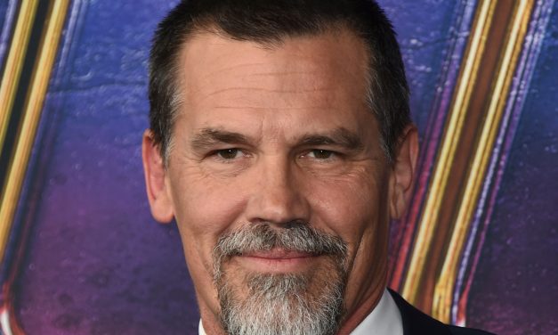 Josh Brolin’s Hilarious Potty-Training Pic Proves He’s #DadGoals