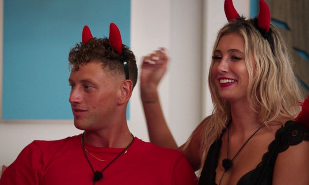 Too Hot To Handle: Why Fans Think Joey & Carly Fake Romance For Clout