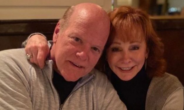 Reba McEntire & Boyfriend Rex Linn Caught COVID-19 After Being Vaccinated