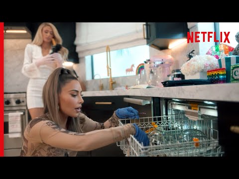 Kim Kardashian West and Paris Hilton Attempt To Use The Dishwasher | Cooking With Paris | Netflix